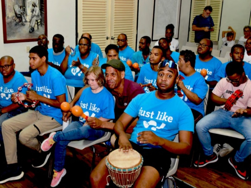 corendon-foundation-josti-band-01