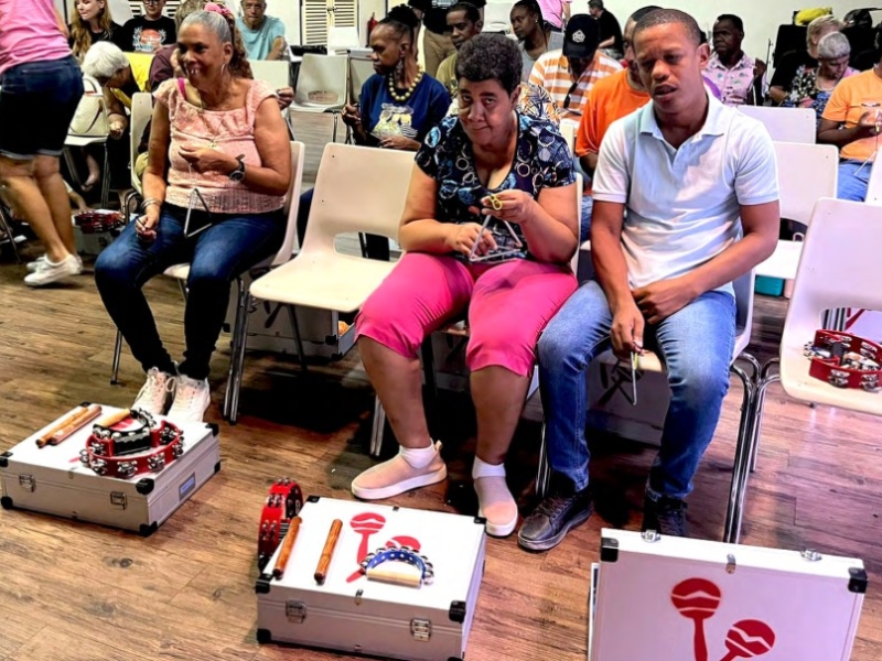 corendon-foundation-josti-band-04