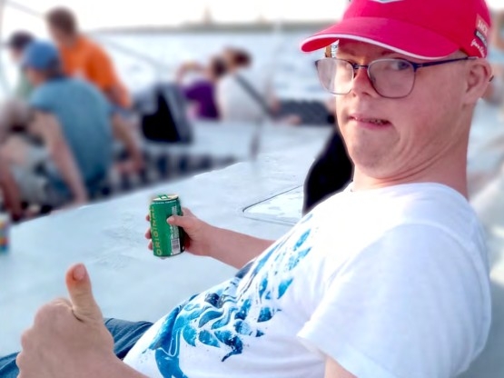 corendon-foundation-josti-band-08